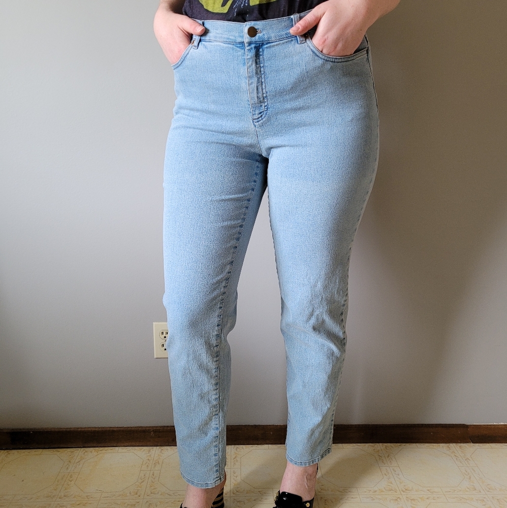 Light wash 90s stretch jeans mid rise straight leg jeans